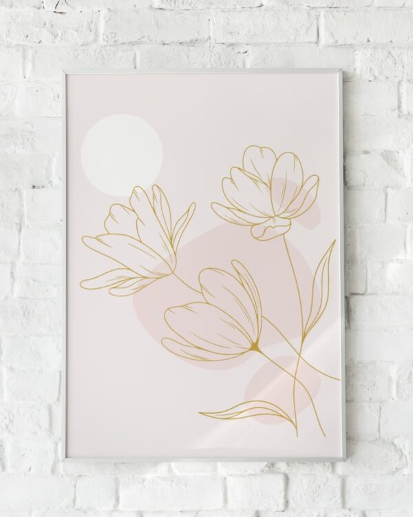 Plakat med guldlinjerede blomster på blid rosa baggrund – "Blossom".