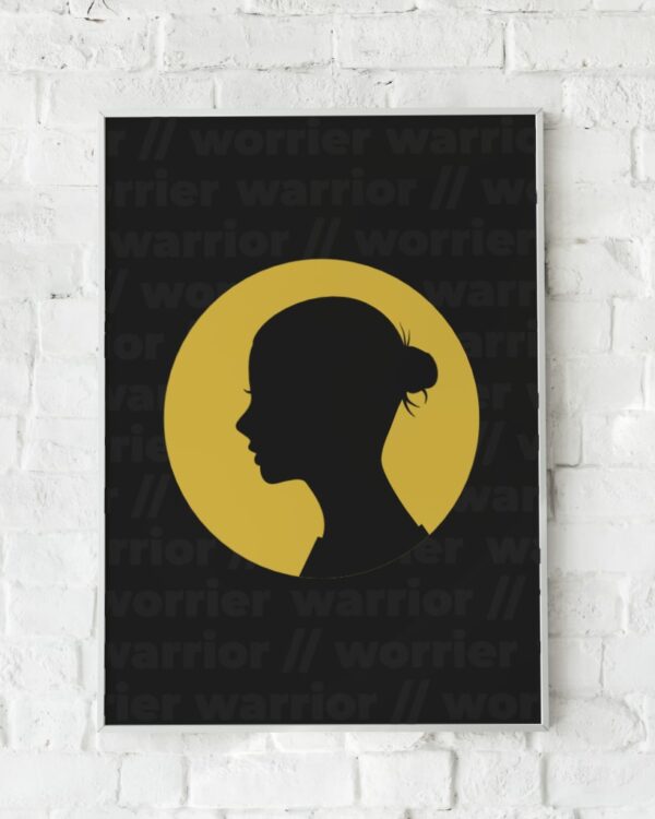 Grafisk plakat med kvindesilhuet og ordene "Warrior" og "Worrier".