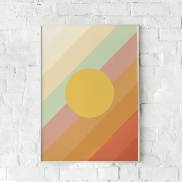 Pastelfarvet plakat med diagonale striber og en central gul cirkel.