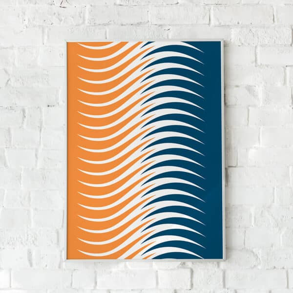 Abstrakt plakat med bølgende linjer i orange og blå nuancer.