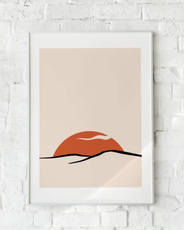 Plakat med en brændt orange sol bag stiliserede bjerglinjer.