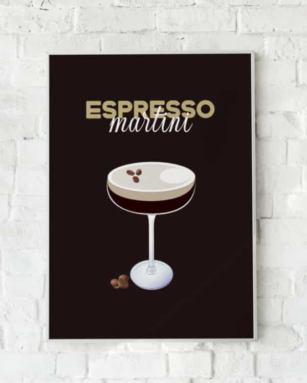 Plakat med en stilfuld illustration af en espresso martini på en mørk baggrund. En elegant vægdekoration til hjemmebaren eller køkkenet.