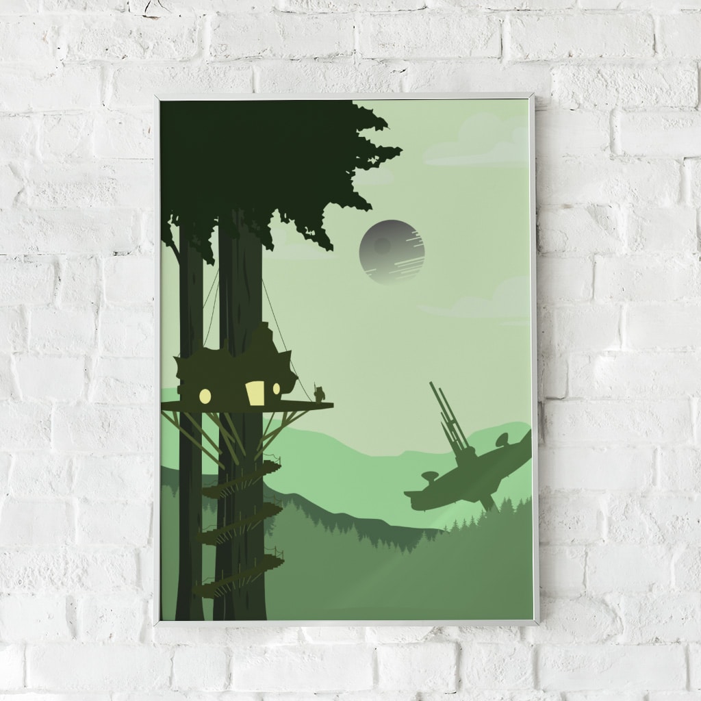 Fantasifuld plakat med en træhytte blandt skovens trækroner og en futuristisk måne i baggrunden. Inspireret af eventyrlige landskaber.