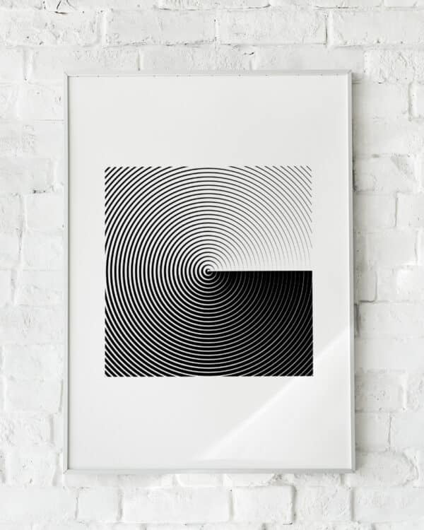 Sort-hvid geometrisk plakat med koncentriske cirkler.