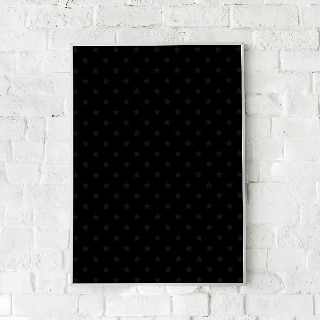 Sort plakat med subtile stjernemønstre.