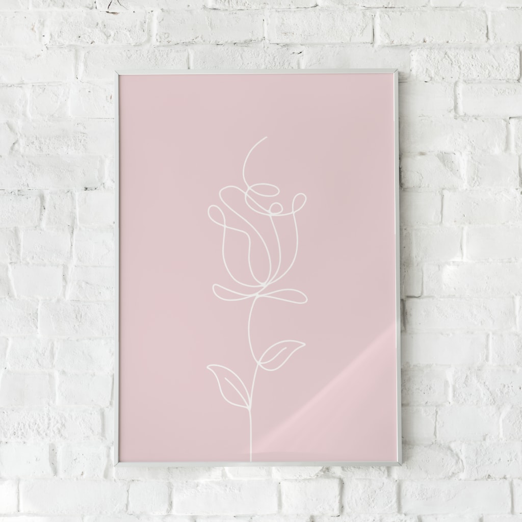 Plakat med en enkel hvid stregtegning af en rose på en lyserød baggrund.