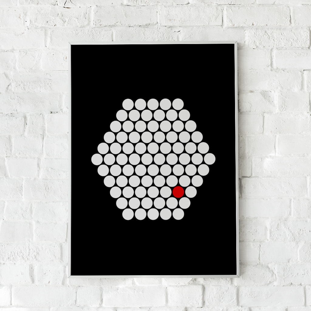 Geometrisk plakat med hvide cirkler og en rød detalje på sort baggrund.