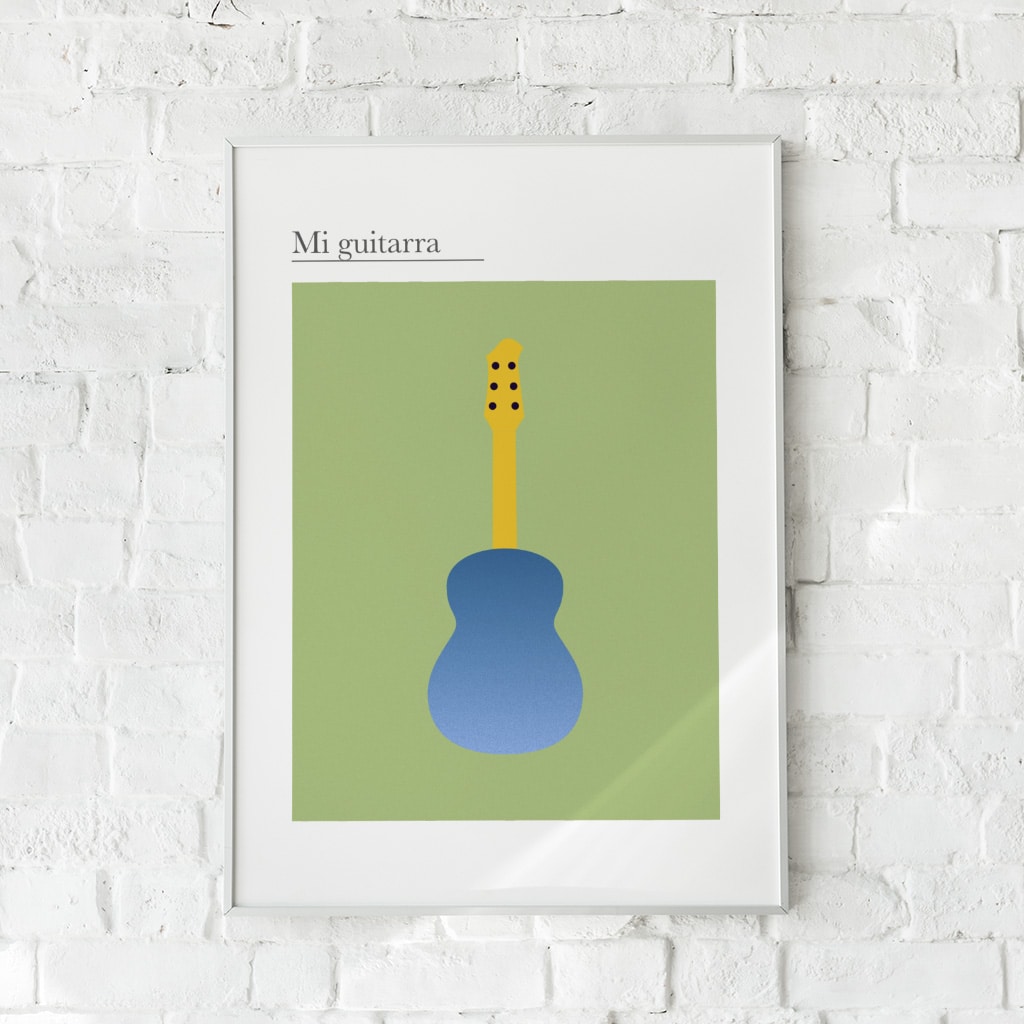 Minimalistisk plakat med en stiliseret guitar i blå og gul på grøn baggrund.