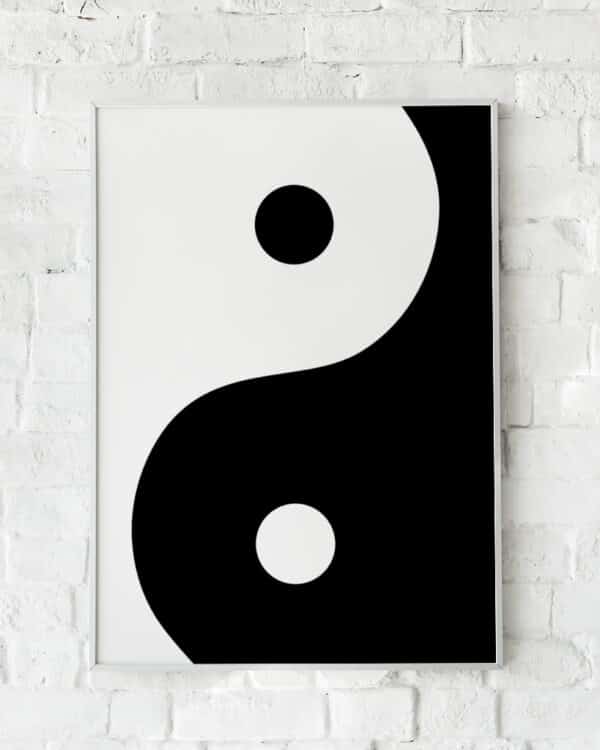 Yin og yang-inspireret plakat i sort-hvid design. Perfekt til at skabe balance og harmoni i hjemmet.