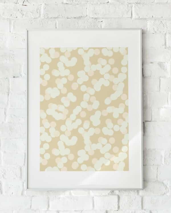 Minimalistisk plakat med bløde prikker i beige og hvid.